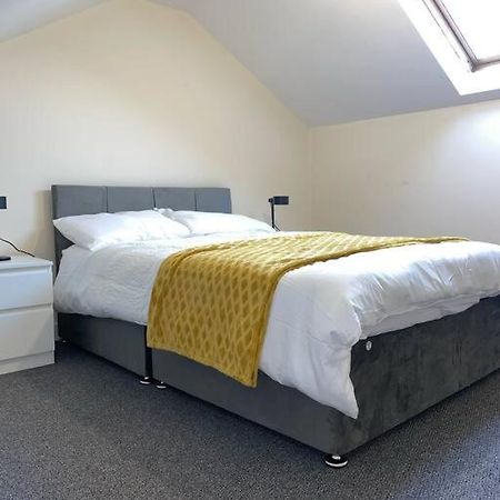 Modern 1 Bed Apartment In The City Centre Of Derby Buitenkant foto