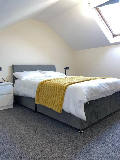 Modern 1 Bed Apartment In The City Centre Of Derby Buitenkant foto
