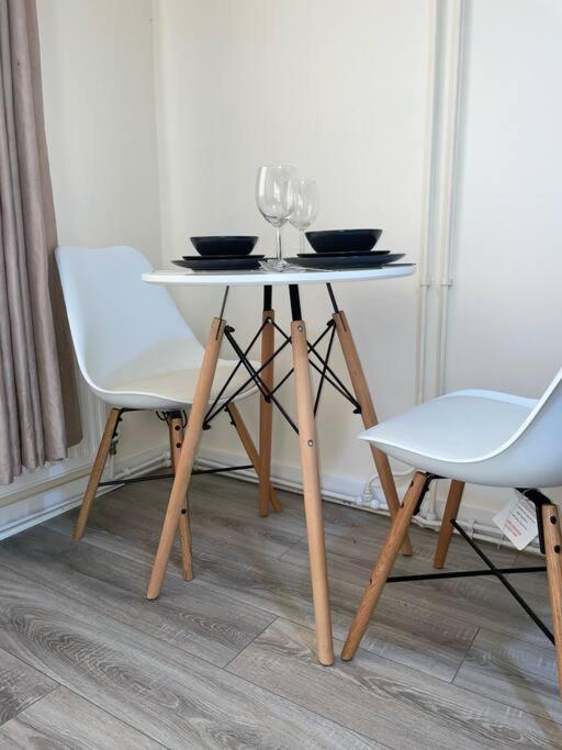 Modern 1 Bed Apartment In The City Centre Of Derby Buitenkant foto
